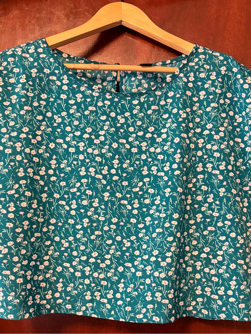 Emery Rose Teal Floral Women's Top